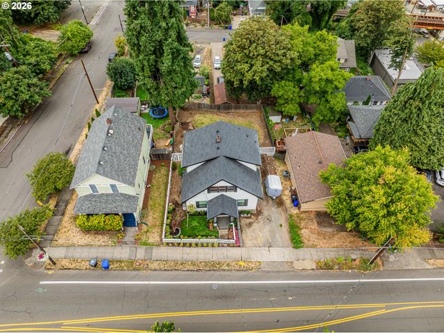 1105 WASHINGTON St, Oregon City, OR 97045