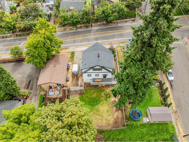 1105 WASHINGTON St, Oregon City, OR 97045