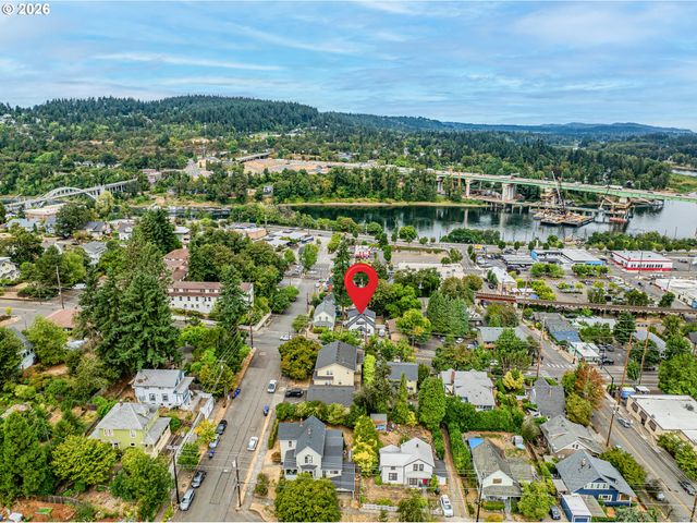 1105 WASHINGTON St, Oregon City, OR 97045