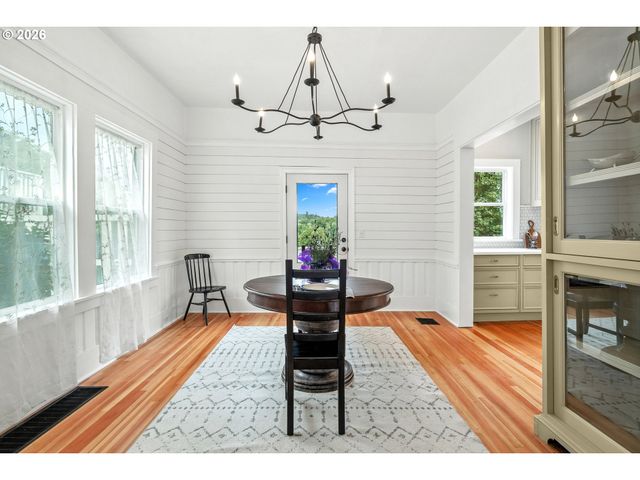 1105 WASHINGTON St, Oregon City, OR 97045