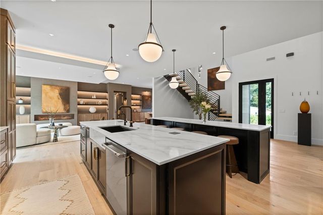 2650 ROSWELL Road, Marietta, GA 30062