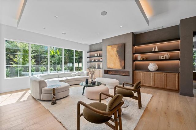 2650 ROSWELL Road, Marietta, GA 30062