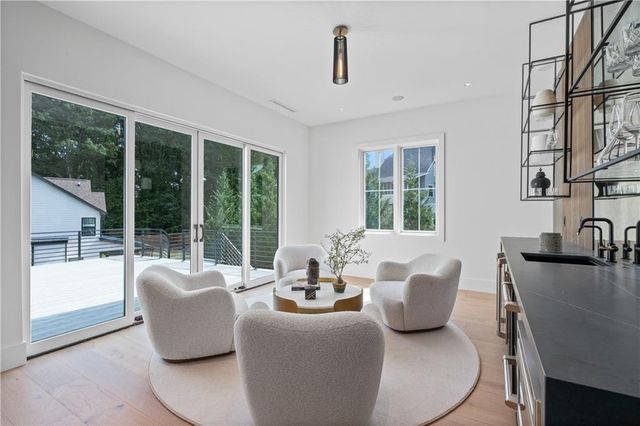 2650 ROSWELL Road, Marietta, GA 30062