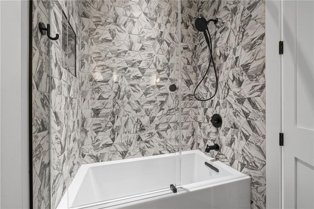 2650 ROSWELL Road, Marietta, GA 30062