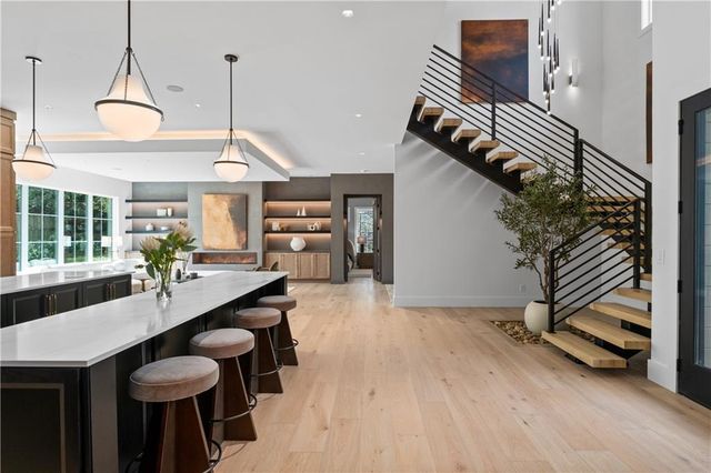 2650 ROSWELL Road, Marietta, GA 30062