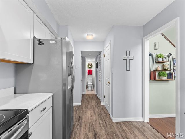 2000 Trailcrest Lane 2, Kirkwood, MO 63122