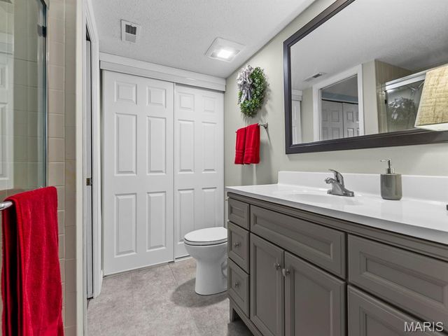 2000 Trailcrest Lane 2, Kirkwood, MO 63122