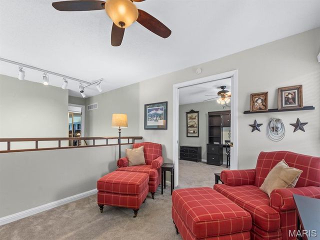 2000 Trailcrest Lane 2, Kirkwood, MO 63122