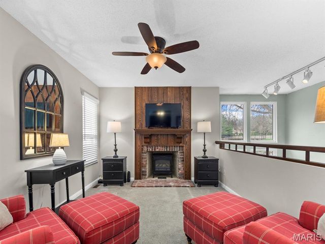 2000 Trailcrest Lane 2, Kirkwood, MO 63122