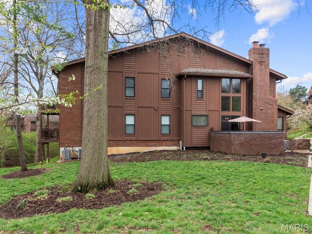 2000 Trailcrest Lane 2, Kirkwood, MO 63122