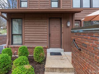 2000 Trailcrest Lane 2, Kirkwood, MO 63122