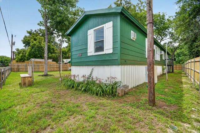 5469 Lake Granbury Trail, Granbury, TX 76048