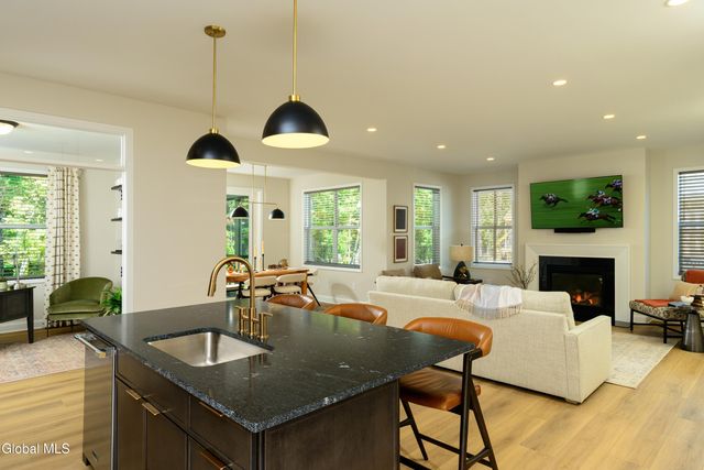 68 Daintree Drive, Wilton, NY 12866