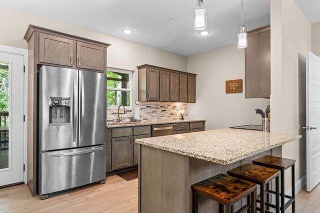 101 Willow Oak Lane Lane, Branson, MO 65616