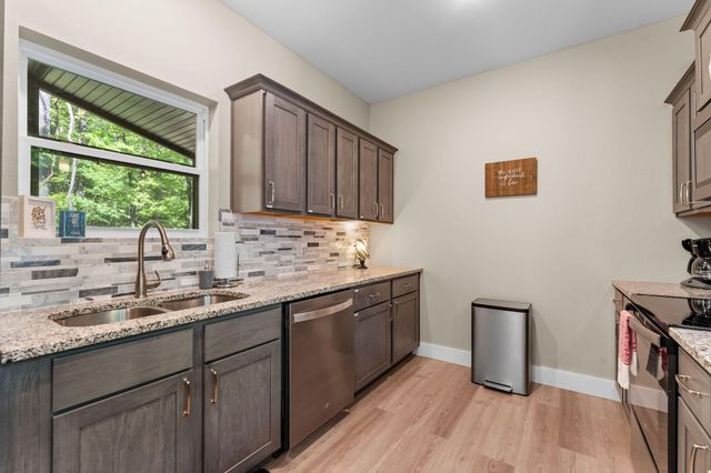 101 Willow Oak Lane Lane, Branson, MO 65616