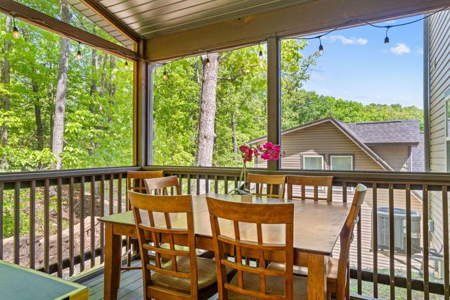 101 Willow Oak Lane Lane, Branson, MO 65616
