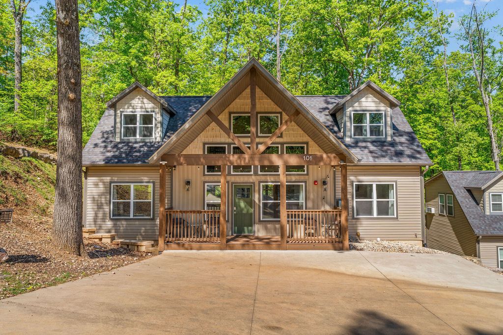 101 Willow Oak Lane Lane, Branson, MO 65616