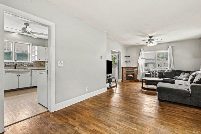 1013 S 34th Street, South Bend, IN 46615