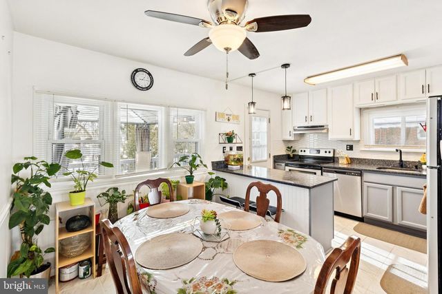 305 CEDAR RIDGE DR, Oxon Hill, MD 20745