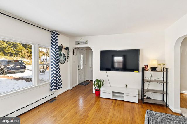 305 CEDAR RIDGE DR, Oxon Hill, MD 20745