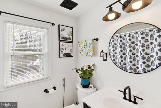 305 CEDAR RIDGE DR, Oxon Hill, MD 20745