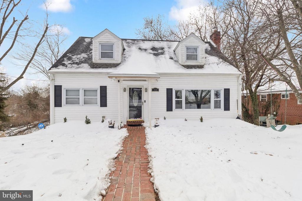 305 CEDAR RIDGE DR, Oxon Hill, MD 20745