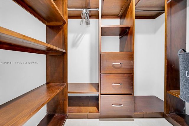 31 SE 12th St, Pompano Beach, FL 33060