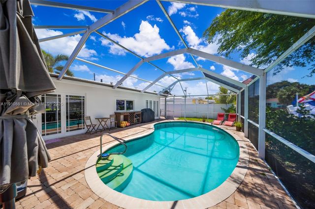 31 SE 12th St, Pompano Beach, FL 33060