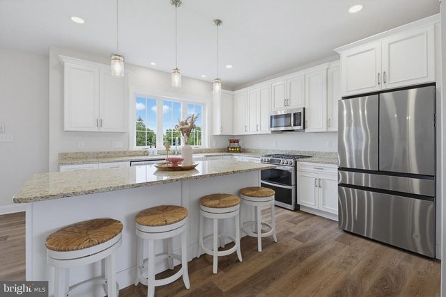 719 OXFORD DR, York, PA 17406