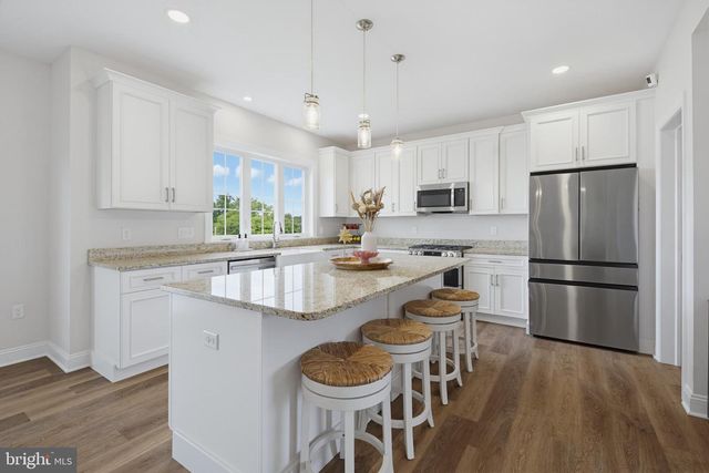 719 OXFORD DR, York, PA 17406