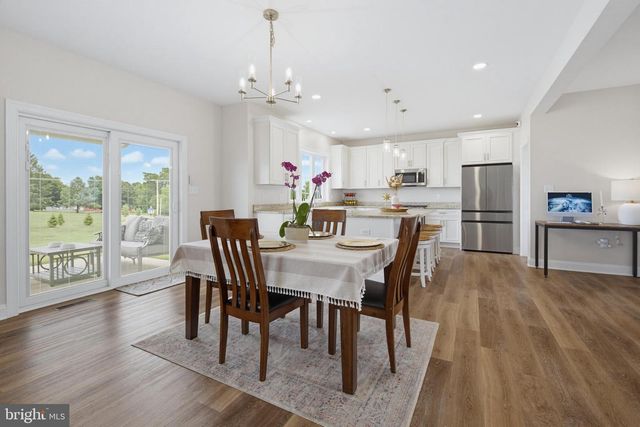 719 OXFORD DR, York, PA 17406