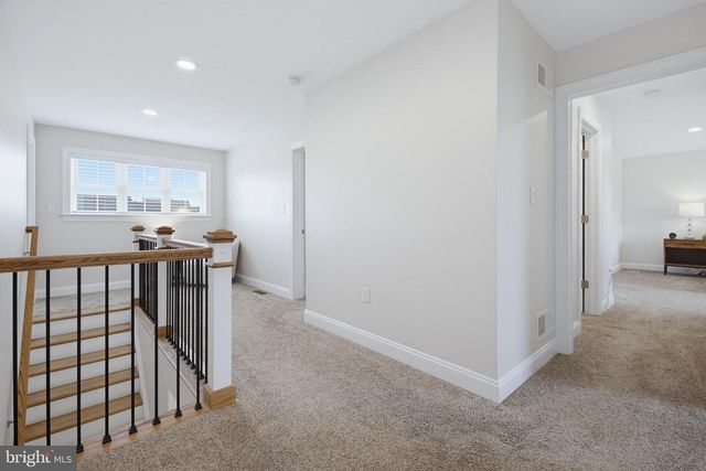 719 OXFORD DR, York, PA 17406