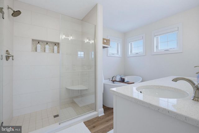 719 OXFORD DR, York, PA 17406