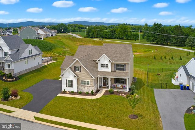 719 OXFORD DR, York, PA 17406