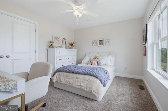 719 OXFORD DR, York, PA 17406