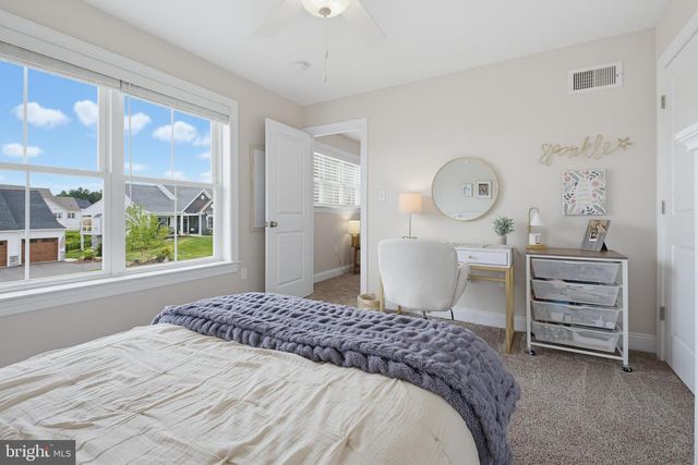 719 OXFORD DR, York, PA 17406