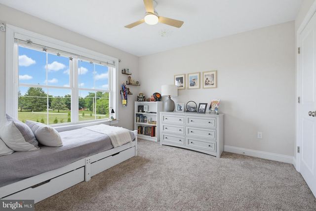 719 OXFORD DR, York, PA 17406