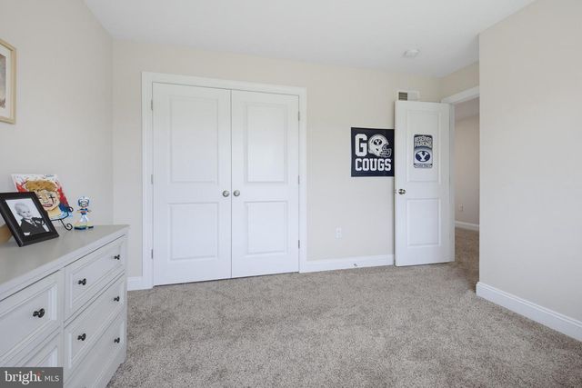 719 OXFORD DR, York, PA 17406