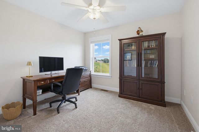 719 OXFORD DR, York, PA 17406