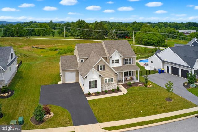 719 OXFORD DR, York, PA 17406