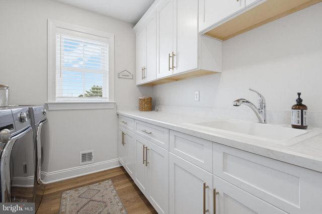 719 OXFORD DR, York, PA 17406