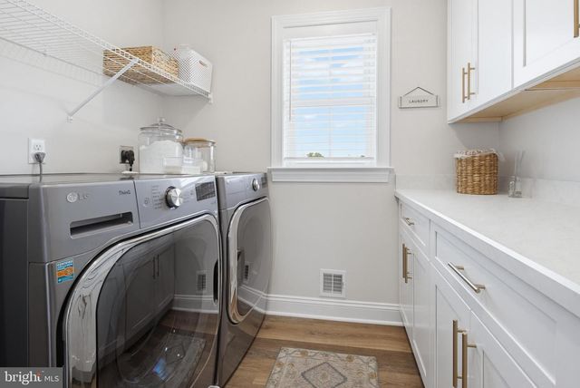 719 OXFORD DR, York, PA 17406