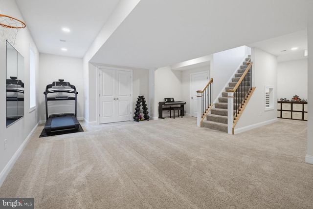 719 OXFORD DR, York, PA 17406