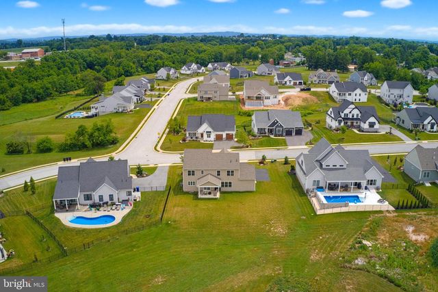 719 OXFORD DR, York, PA 17406