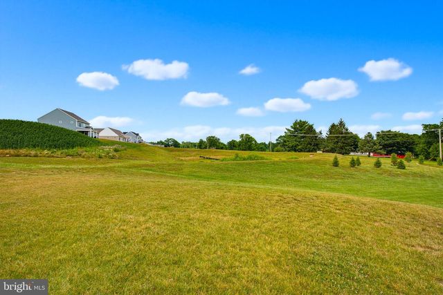 719 OXFORD DR, York, PA 17406