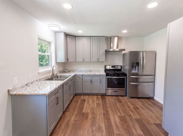 2415 Barnes Bridge Road, Dallas, TX 75228