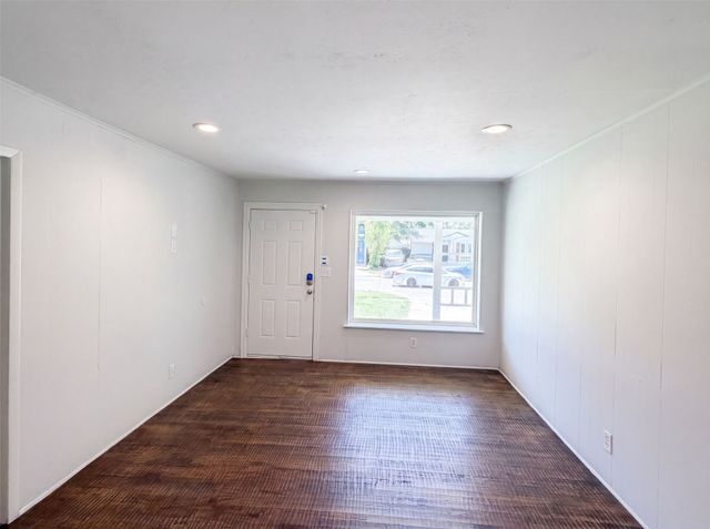 2415 Barnes Bridge Road, Dallas, TX 75228