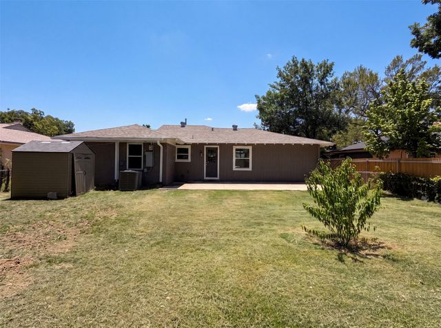 2415 Barnes Bridge Road, Dallas, TX 75228