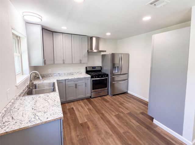 2415 Barnes Bridge Road, Dallas, TX 75228