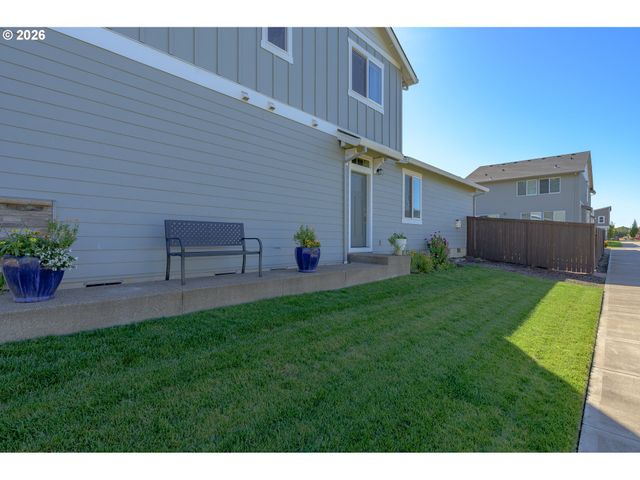 1944 Nw MERCIA St, Mc Minnville, OR 97128